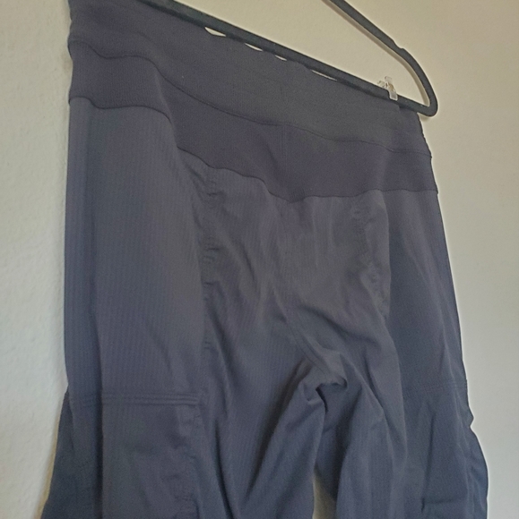 Lululemon Dance Studio Pants Black Unlined Size 8 - Picture 11 of 14